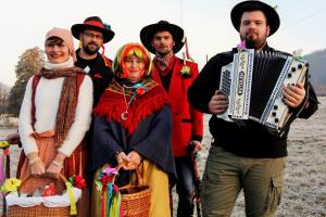 Fašanki so bili razdeljeni po skupinah in so po vaseh prinašali veselje.